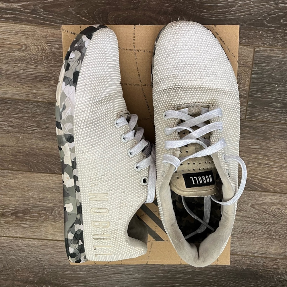 NOBULL White and Gray Athletic Shoes Modern Sporty Design